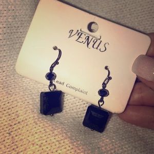 Dangle Earrings! 👠👠